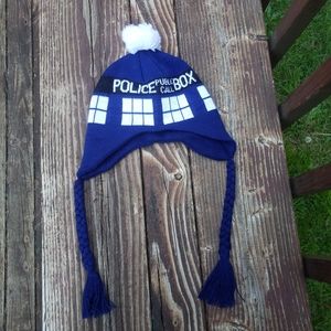 Doctor WHO BBC TV Show Knitted TARDIS Beanie Hat With Pom Pom